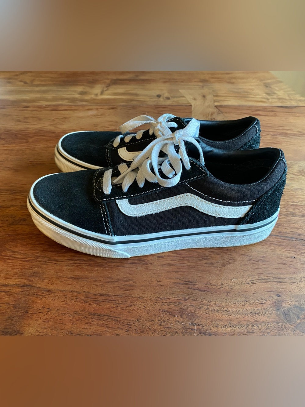 Vans Youth Tennis Shoe Size 2, old Skool Black and White